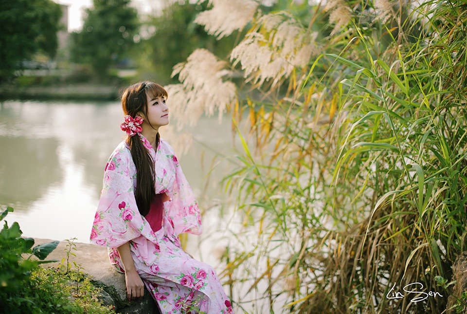 被女人强制丝袜捆绑折磨|男人从后面进太舒服了