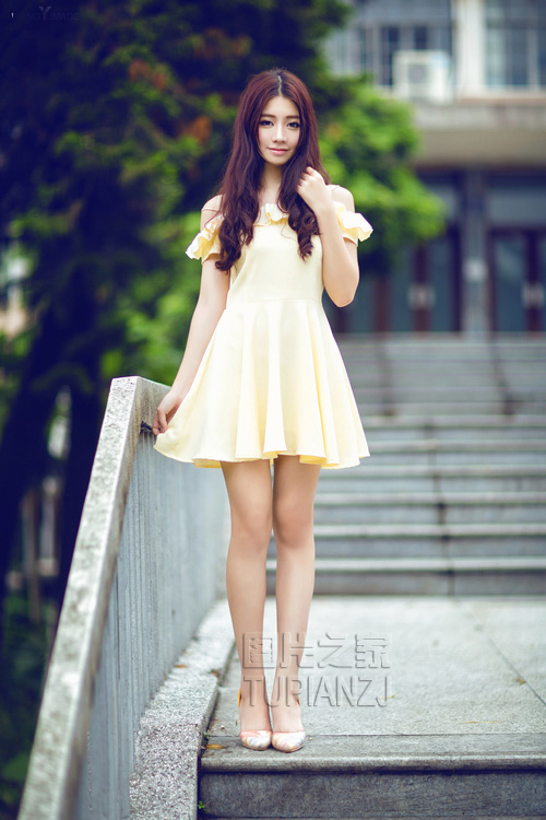 在车上就开始了不顾司机|把车开到没人的地方做