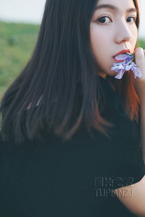 胸小要怎样穿才看起来性感点？