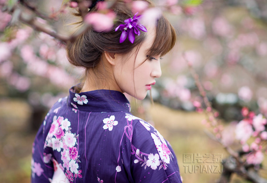 “抚乳”神技：摸出来的性快感