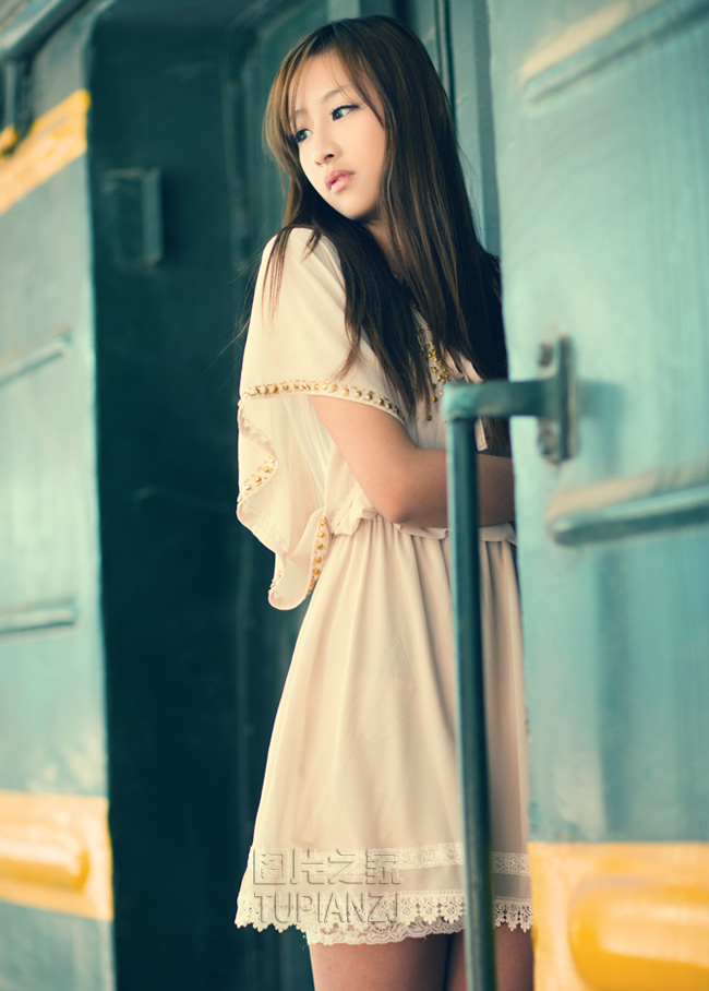 学校浪荡女同学小说|三个搞你一个好不好