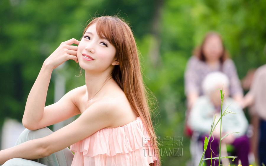 我被女同学强迫穿女装和内裤|东北女人做起来非