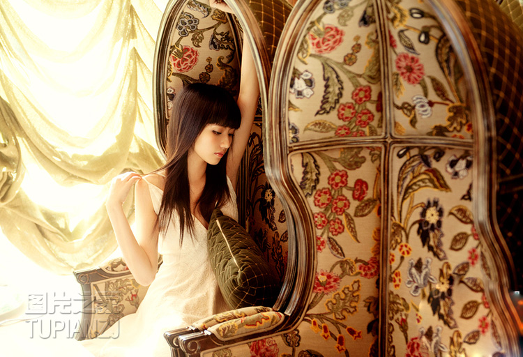 把女朋友做到下不了床，在镜子前要你看着我是怎么进入你