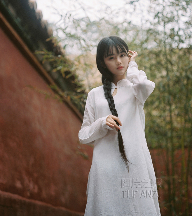 少妇口述:前夫看完我床照,骂我是水性杨花的女人