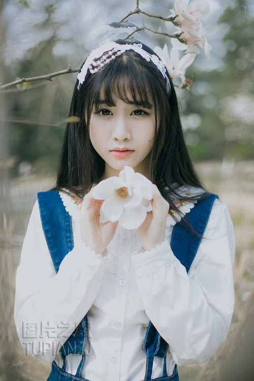 粗大老头让我欲仙欲死:女同桌让摸她大腿里面