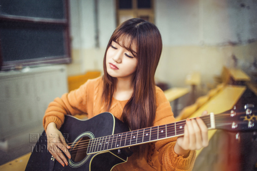 乡野欲惑妇女泛滥春情 口述:山里的女人很奔放 寡妇的下面太紧了