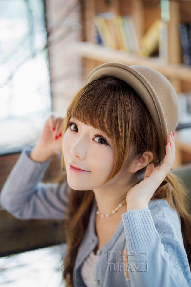 女的下面扒开灌啤酒喷|下乡时睡了农村妇女