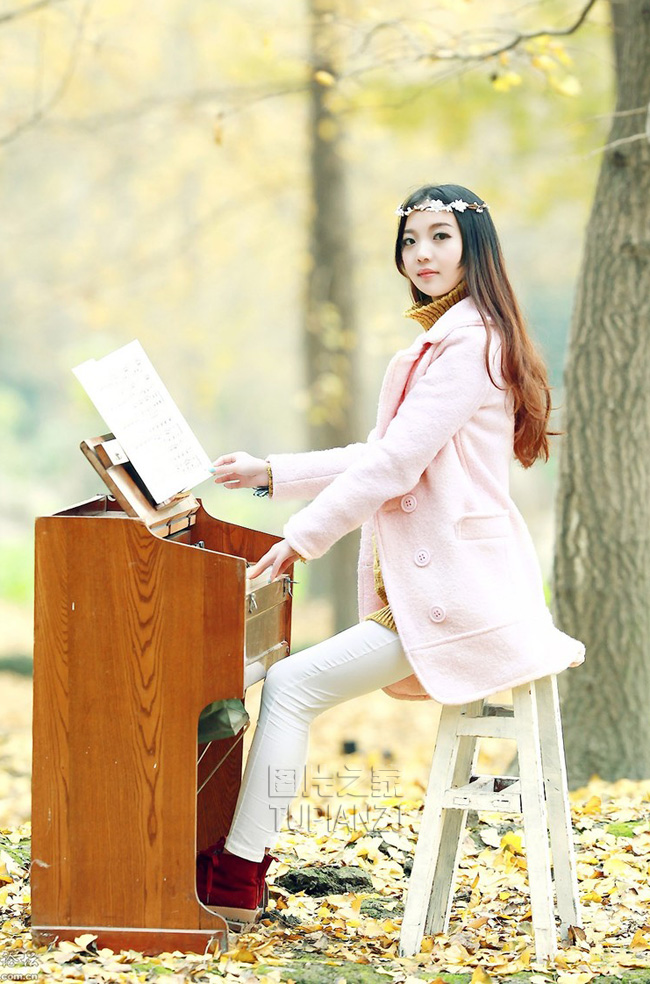 迈开腿让我尝尝你:总裁在阳台疯狂进出