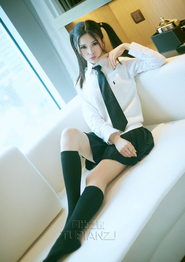 新娘被轮番强吻是怎么回事 难道是送给单身狗的福利吗