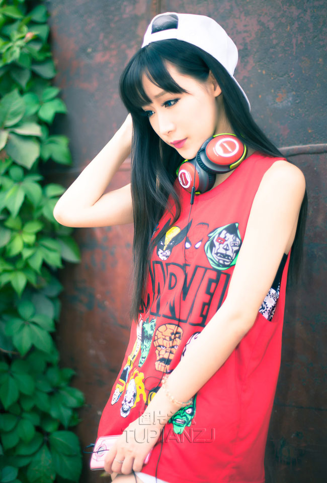 少妇被粗大的猛进出:秘密花园里喝的水