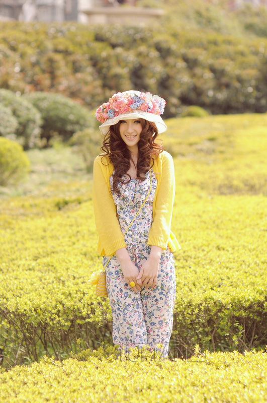 用力挺进她的花苞:高冷气质女神吃饭时被朋友灌