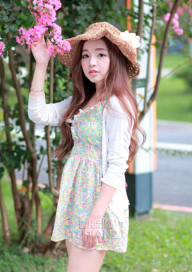 激萌showgirl胸上能站猫！巨茹美艳杀伤力强劲