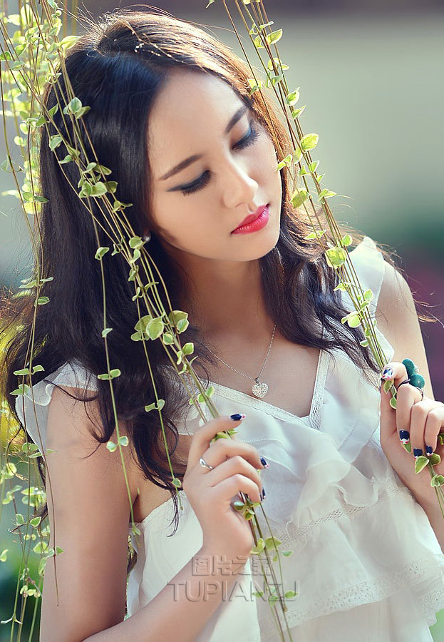 昆明小夫妻自拍照曝光 疑似公务员6P床照