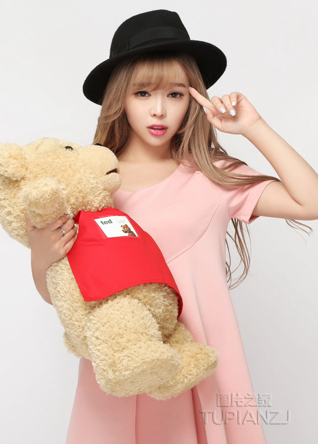 他干脆将她抵在车座上|高中女学生来我家疯狂