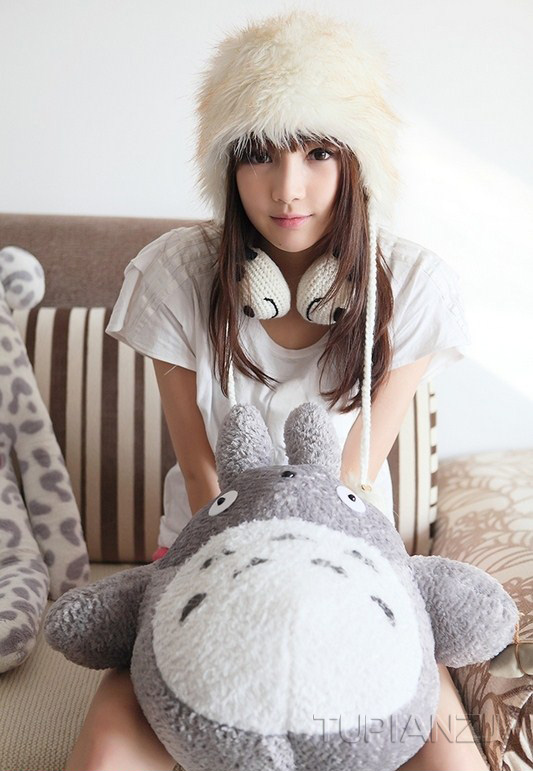 17岁少女被父亲好友囚禁10年做性奴1天遭多次强暴 揭秘阿曼达个人资料照片