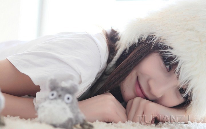 新娘被轮番强吻是怎么回事 难道是送给单身狗的福利吗