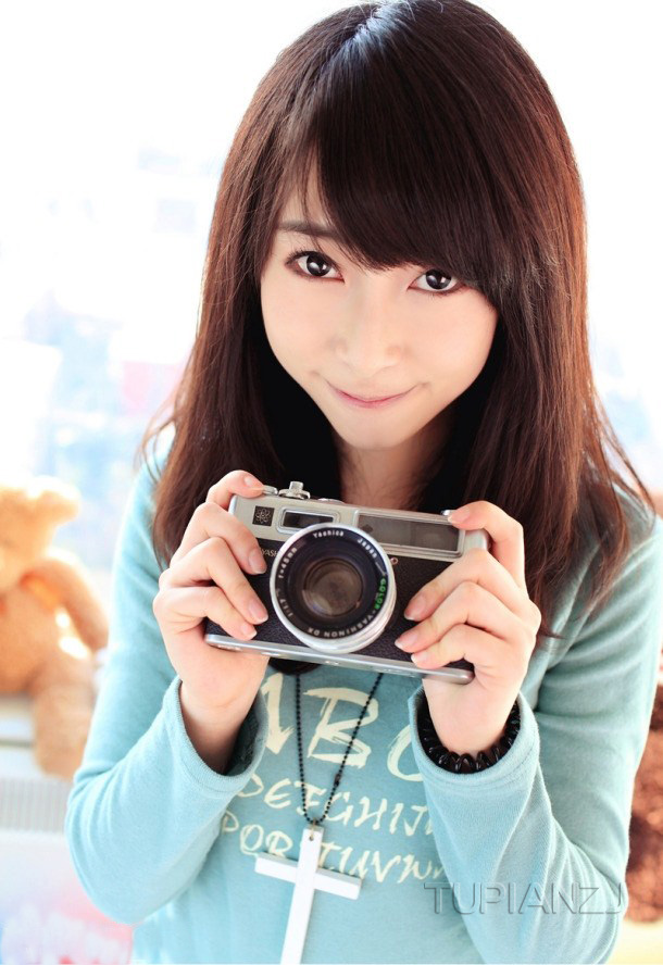 这个村有一半都是我的娃:他疯一样的撞着我