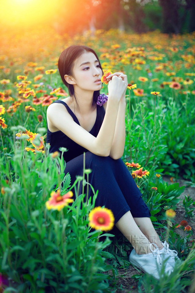 那夜，我和大咪女同事在宾馆激情四射