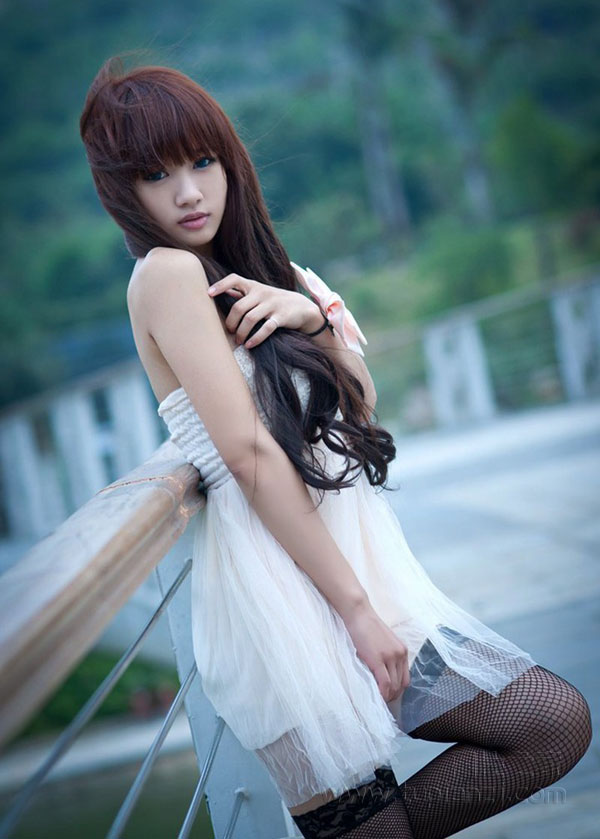 小姐口述客人下面太粗 那根硕大挺进她的身体被塞满