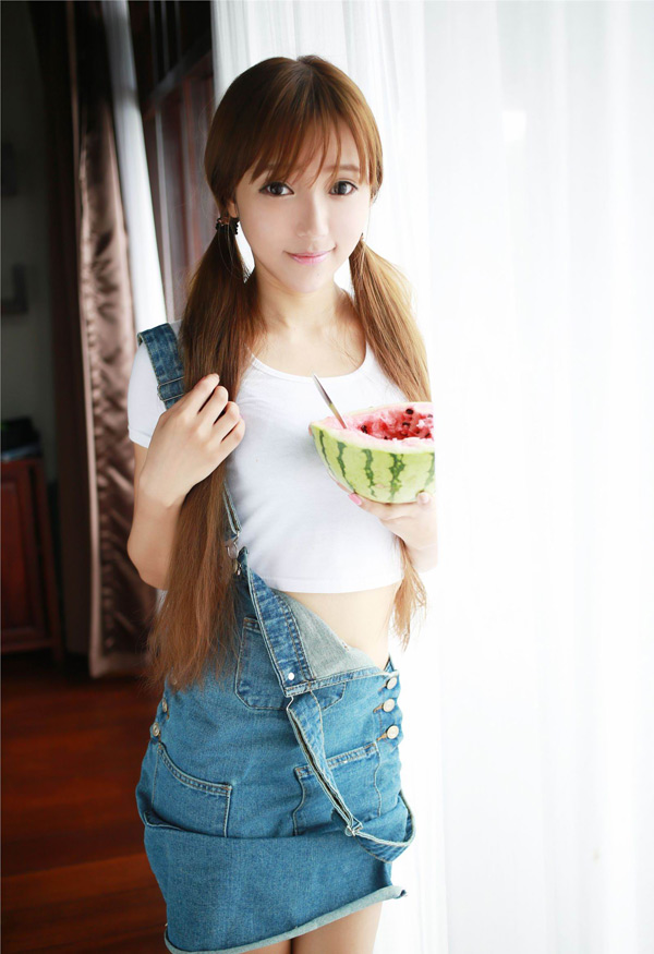 我喂饱两个老头:男人压在身上又亲又摸