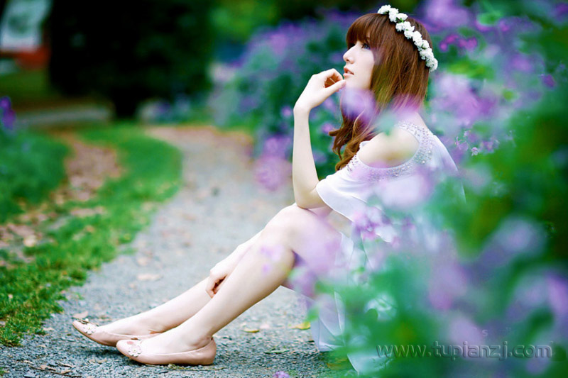 老婆露b紧身裤 把老婆主动给了老板 绿帽奴伺候老婆和情夫