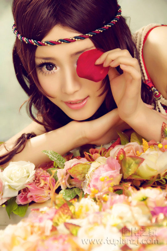 蛇根太大留一半白色|在电梯里他疯狂的要我