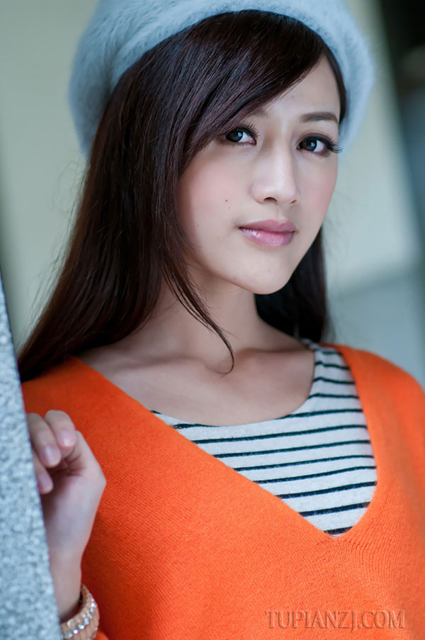 口述：我和小姨子在床上运动时，老婆突然撞进来了