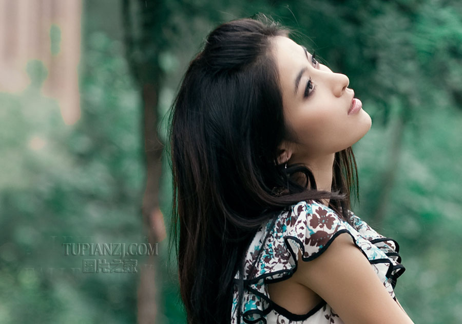 高H公车强迫|解开她的衣带露出肚兜