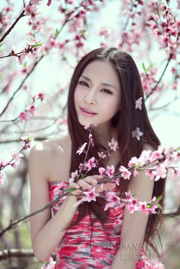 几个男的上我过程 口述:我是富婆想找男人 一晚同时和三个男人做