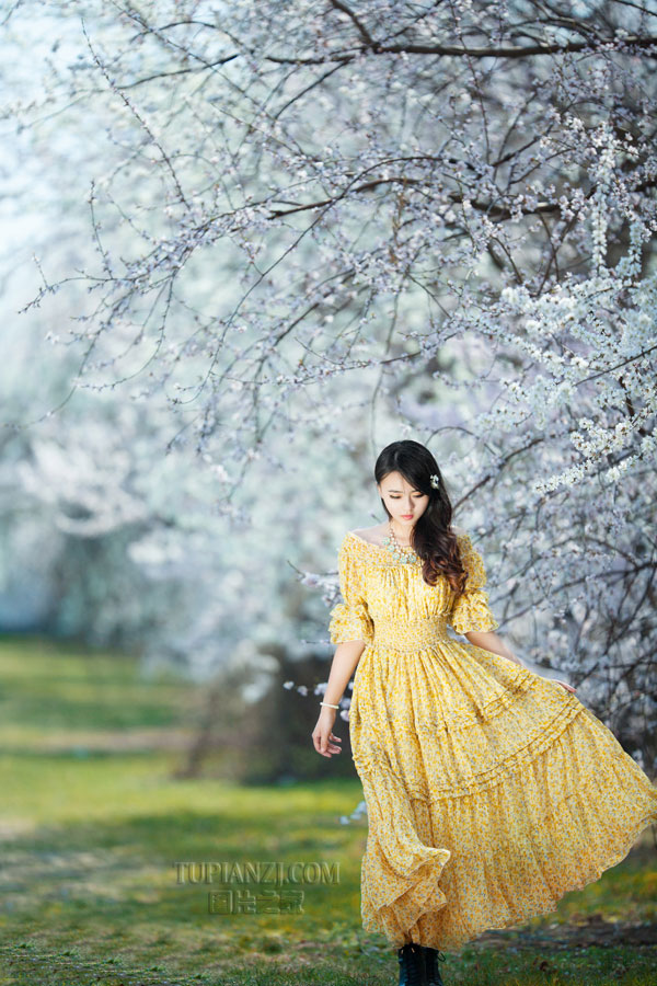 章子怡沙滩照 章子怡和老外沙滩照 章子怡沙滩高清大图图片