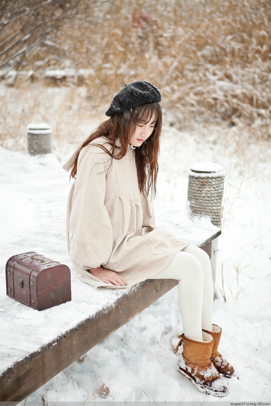 美女冬季衣服图片：美女冬季背影图片