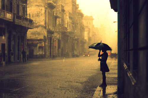 讨厌下雨的图片：讨厌下雨的图片带字