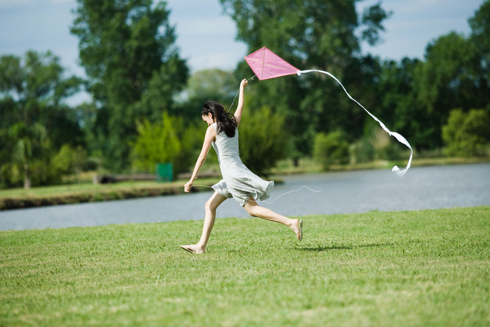放风筝的图片大全:追风筝的人图片
