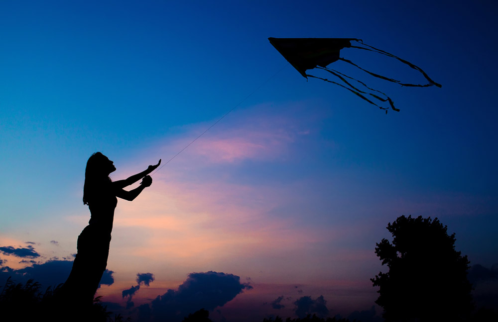 放风筝的图片大全:追风筝的人图片