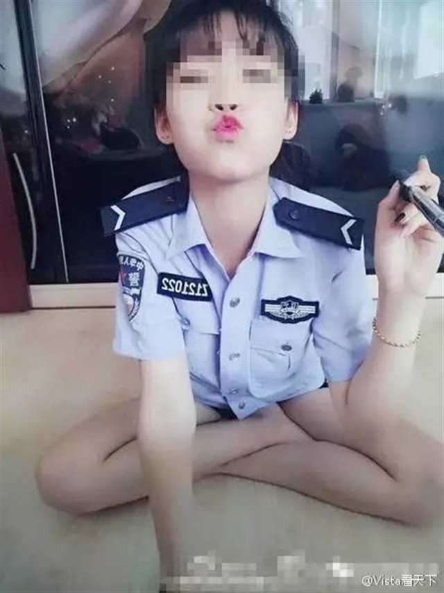 一女辅警发自拍"不雅照"