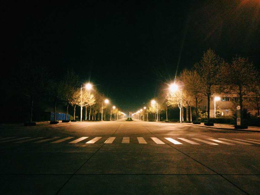 孤独马路图片夜晚