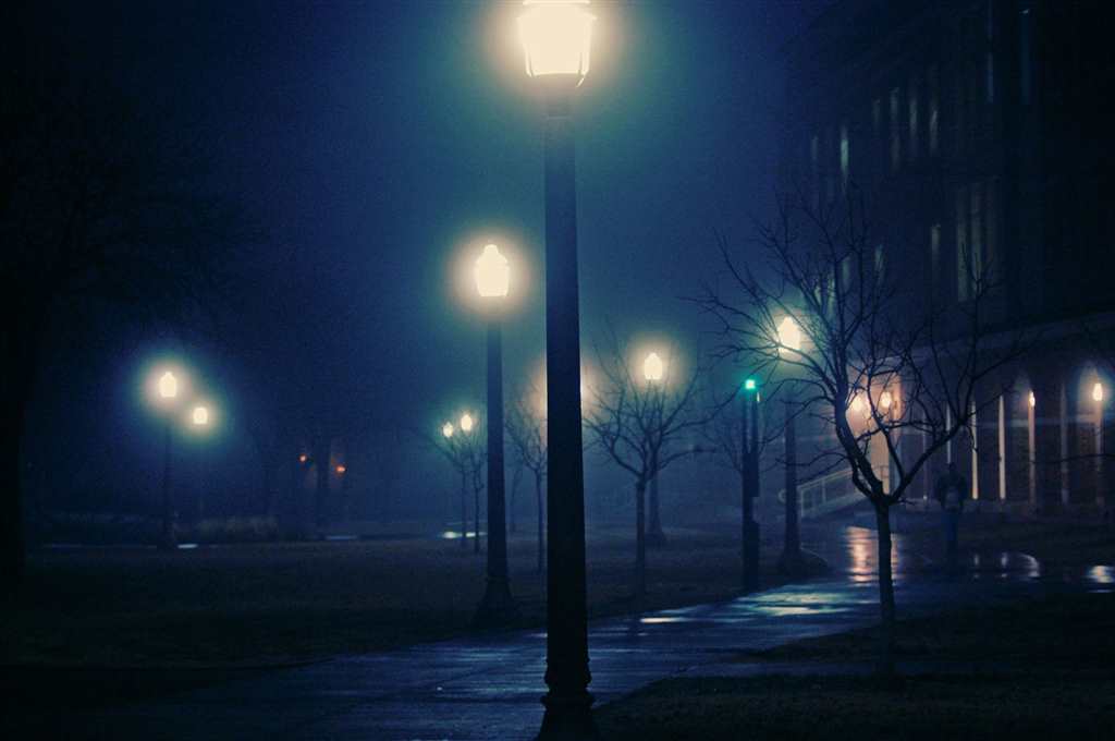 这是午夜寂静的灯火,犹如爱悄无声息#夜晚#城市#街拍