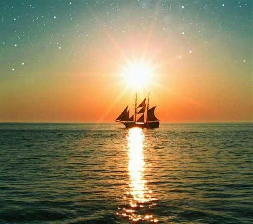 生命中最难的阶段不是没人懂你,而是你不懂自己.#帆船#大海#黄昏