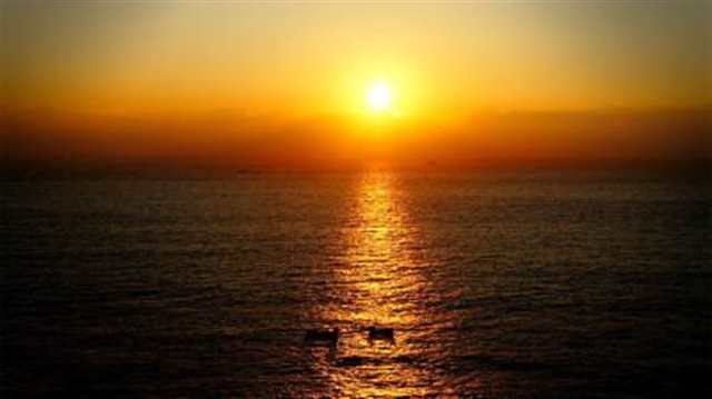 人若是有勇气说再见,生活也会还我们一个崭新的开始.#夕阳#大海
