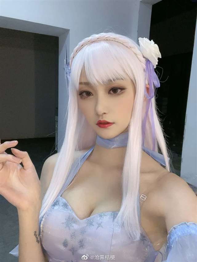 富二代女友Coser沧霁桔梗