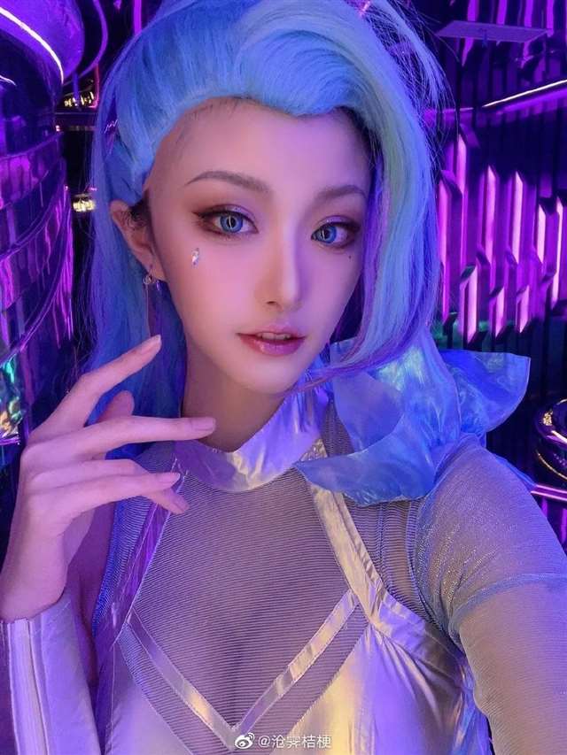 富二代女友Coser沧霁桔梗