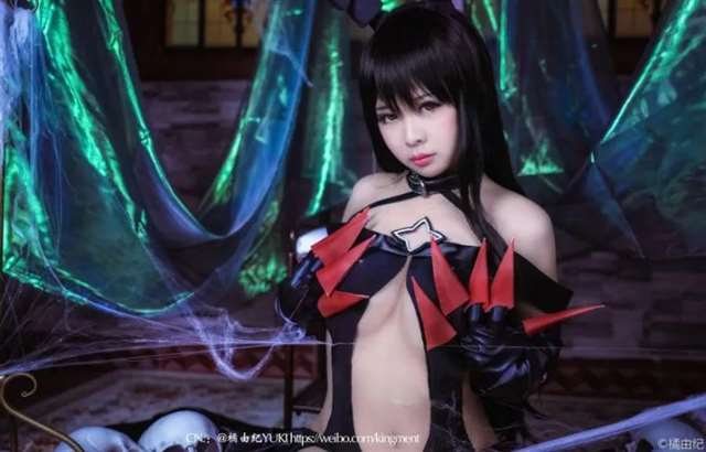 To Love出包王女cos 想挠挠小姐姐的肚子