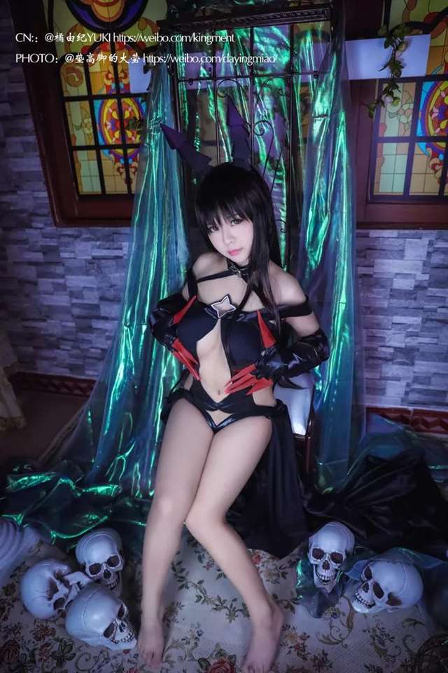 To Love出包王女cos 想挠挠小姐姐的肚子