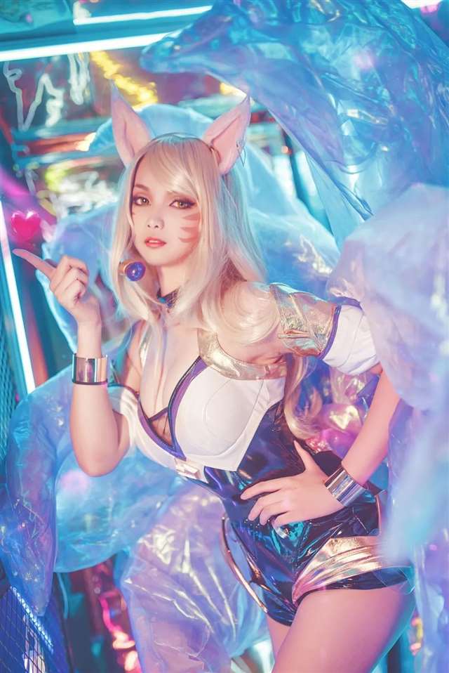 LOL阿狸cosplay,声音甜美销魂，身材苗条性感