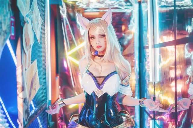 LOL阿狸cosplay,声音甜美销魂，身材苗条性感