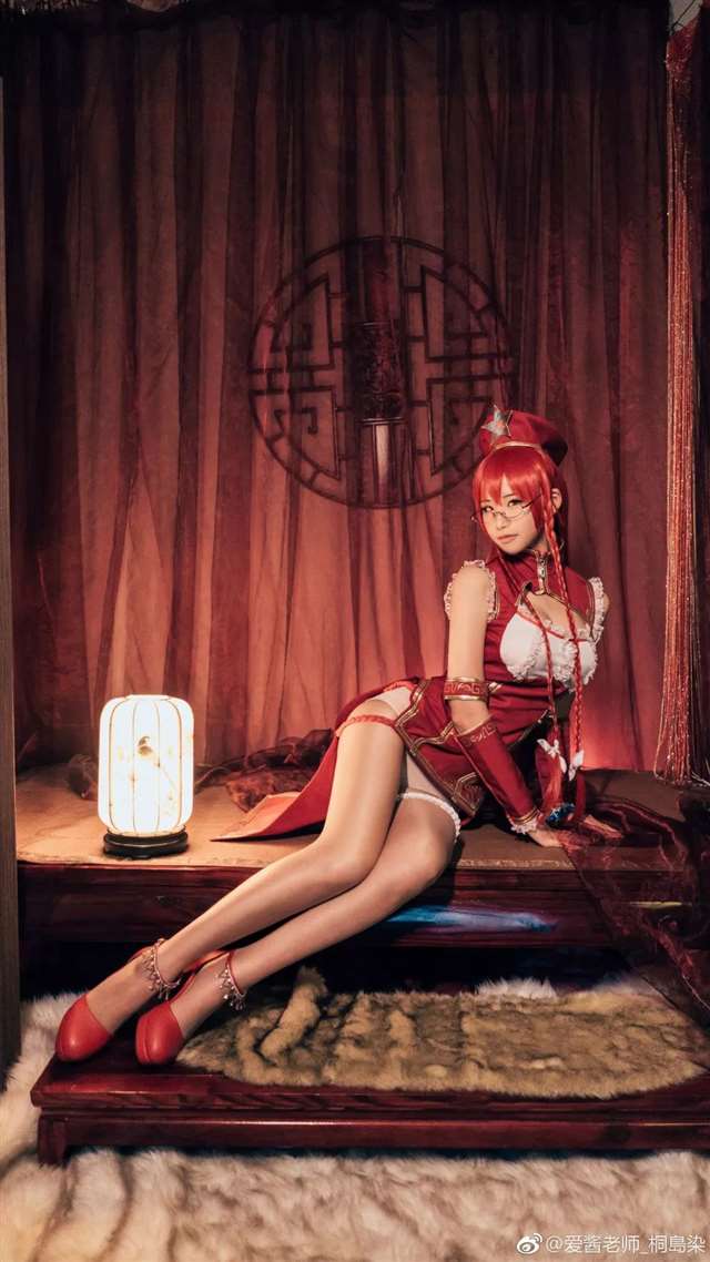 碧蓝航线爱宕和东方系列的咲夜以及美铃三组Cos