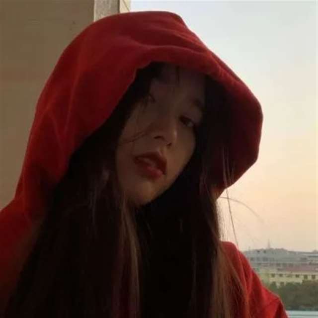 一看就让人心疼的伤感真人女头像