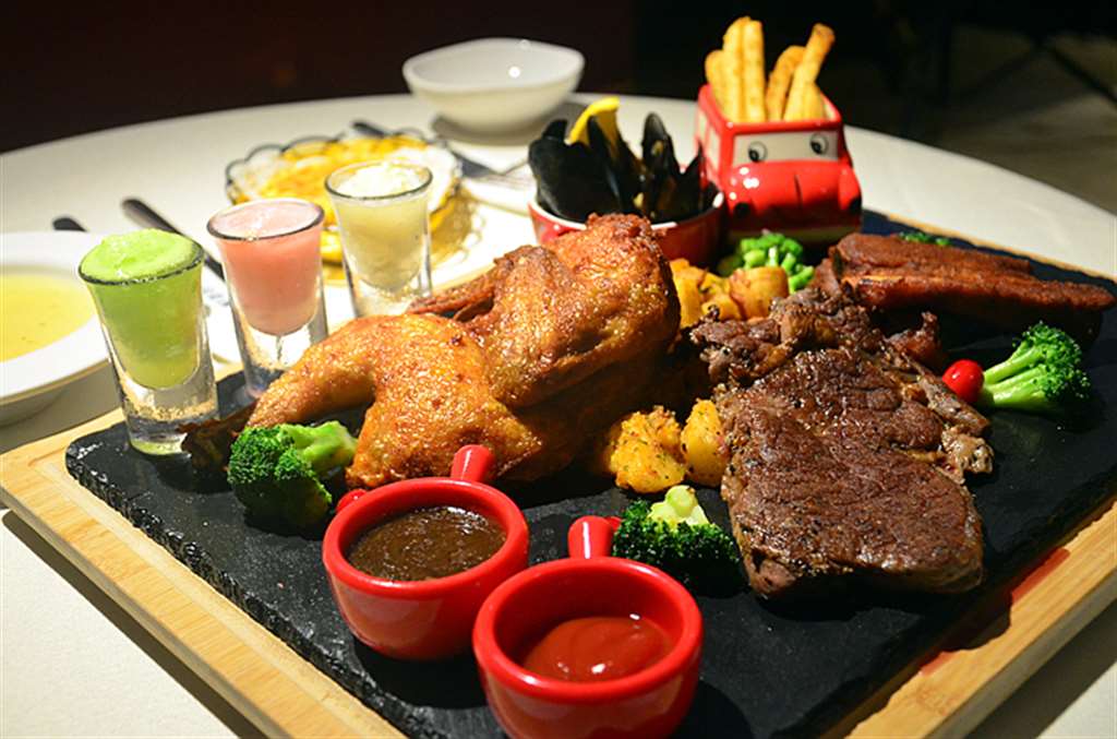 海陆食材齐聚,拍个照发朋友圈,一定能收获一波朋友们的怒赞!