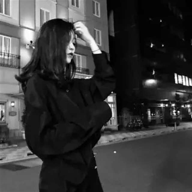 2019抖音最火女生头像霸气有个性 独一无二女生黑白伤感头像