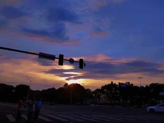 穿人皮变女孩子变不回来了 男变女(皮物)